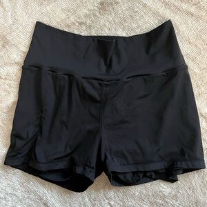 Shorts for exercise with inside legging